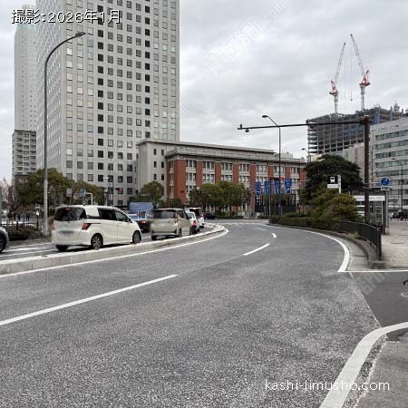 前面道路(本町通り) 前面道路(本町通り)