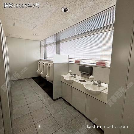 男性トイレ