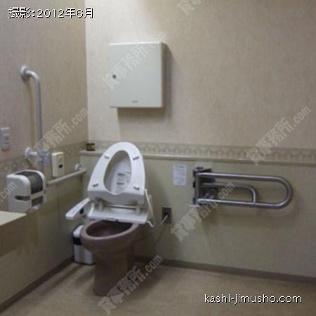  B1階設置の多目的トイレ