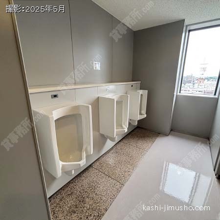 男性トイレ