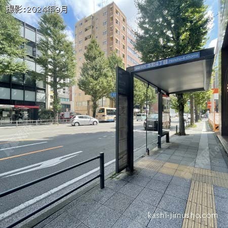 前面道路(本町通り)