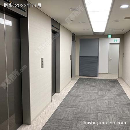 貸室階エレベーターホール