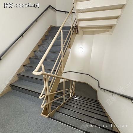 共用階段