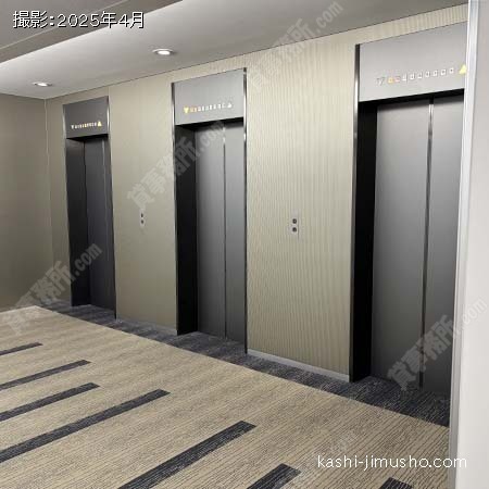 貸室階エレベーターホール