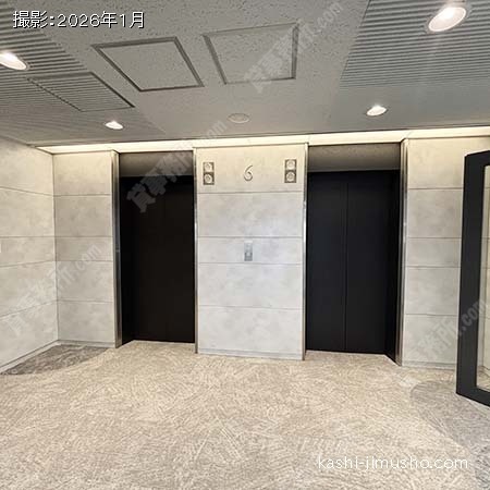 貸室階エレベーターホール