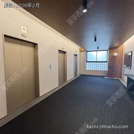 貸室階エレベーターホール