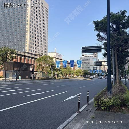 前面道路(本町通り)