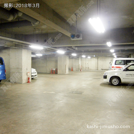 地下平面駐車場