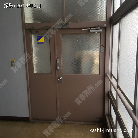 貸室入口