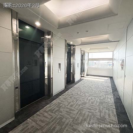 貸室階エレベーターホール