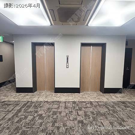 貸室階エレベーターホール