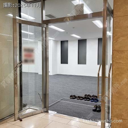 貸室入口 貸室入口