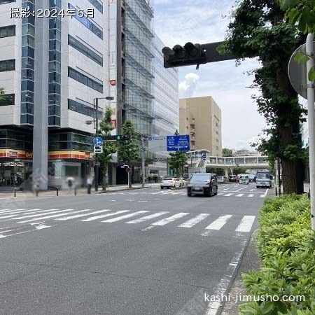 前面道路(いちょう通り)