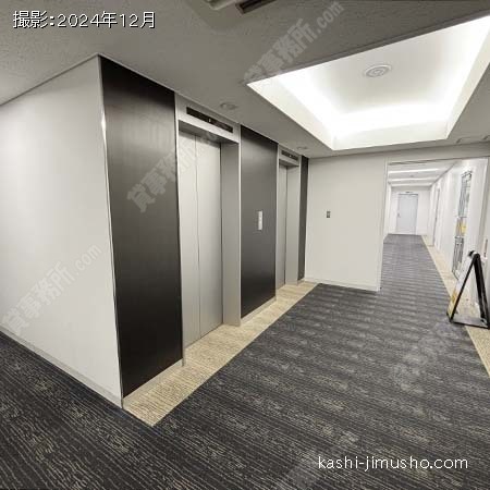 貸室階エレベーターホール