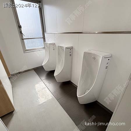 男性トイレ