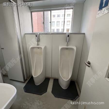 男性トイレ