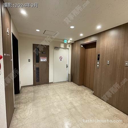貸室階エレベーターホール