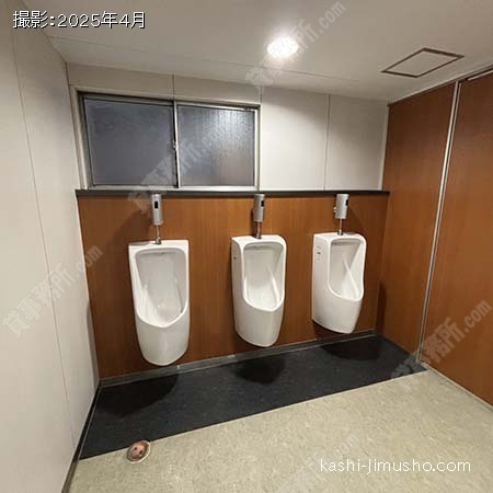 男性トイレ