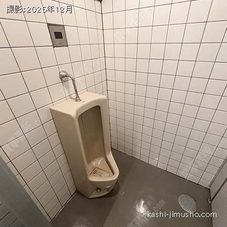 男性トイレ(3階)