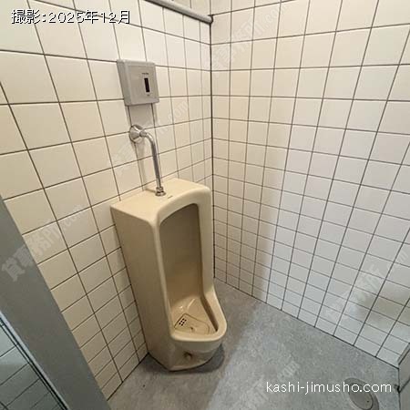 男性トイレ(2階) 男性トイレ(2階)