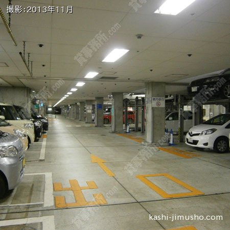 地下の駐車場