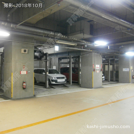 地下1階駐車場