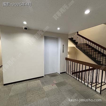 フロアエレベーター