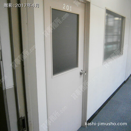 貸室入口(2階201号室)