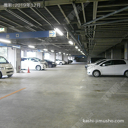 地下平面駐車場