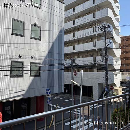 2階共用通路より
