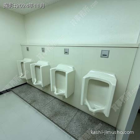 男性トイレ