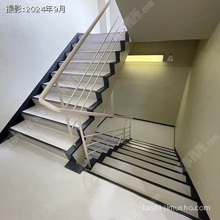 共用階段