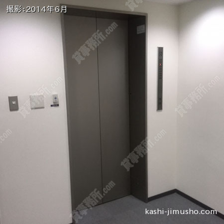 フロアエレベーター前