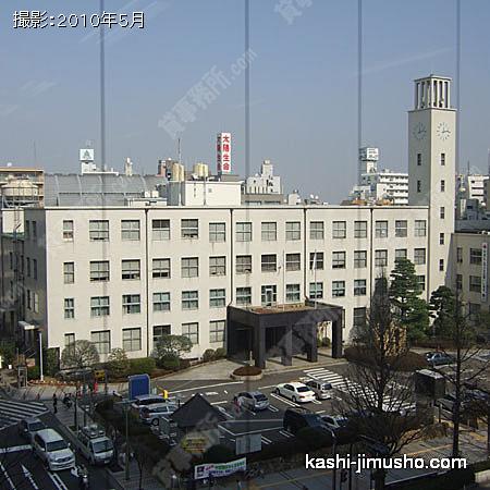  歴史ある市役所が目の前です