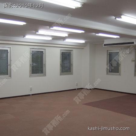 間仕切りされた貸室内