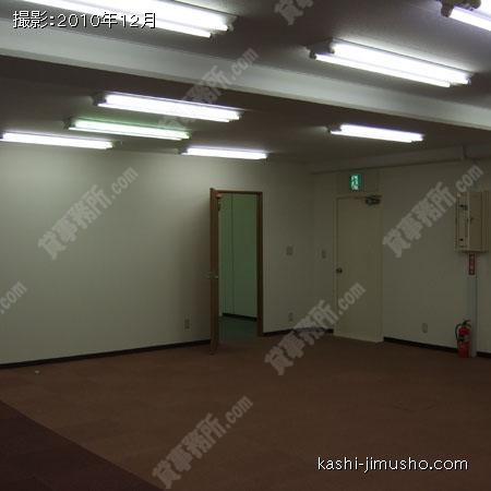 間仕切りされた貸室内② 