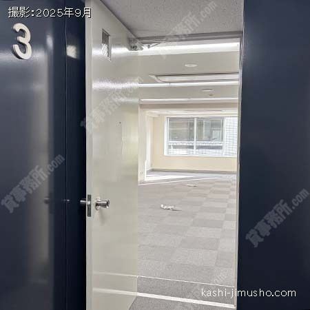 貸室入口