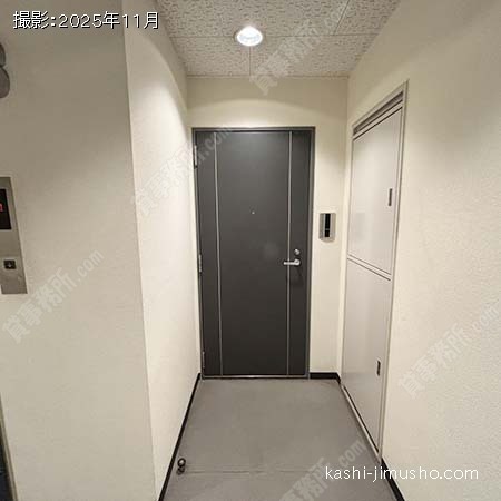 貸室入口