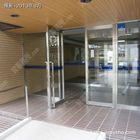 建物入口 建物入口