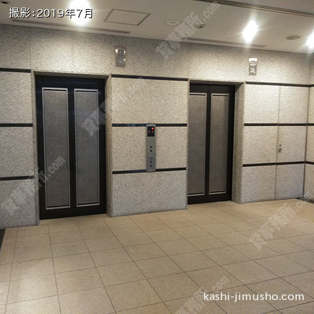 フロアエレベーター
