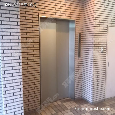 エレベーター前