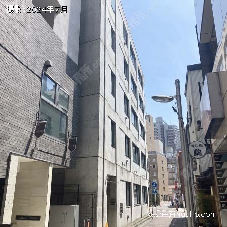 ビル前面