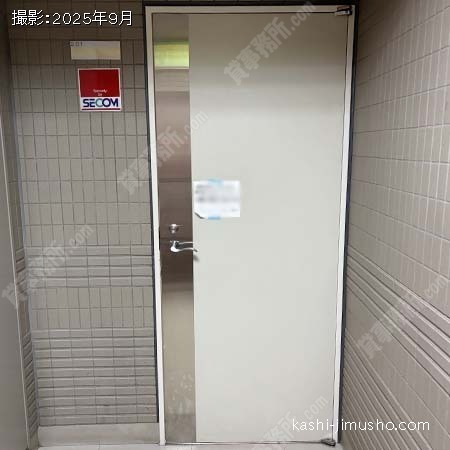 貸室入口