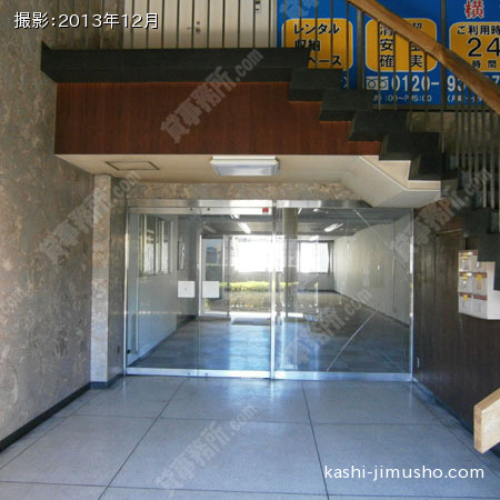 1階貸室前