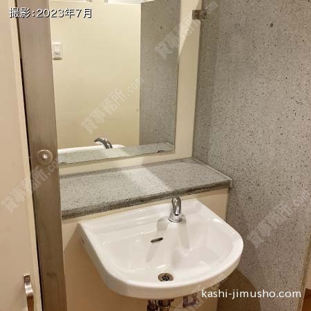 男性トイレ