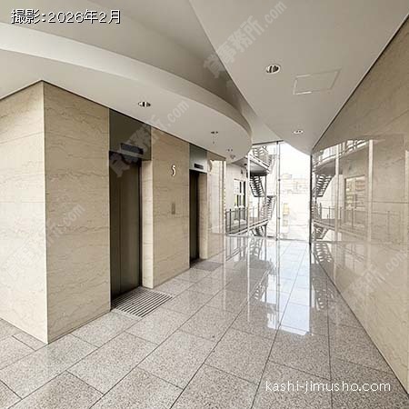 貸室階エレベーターホール
