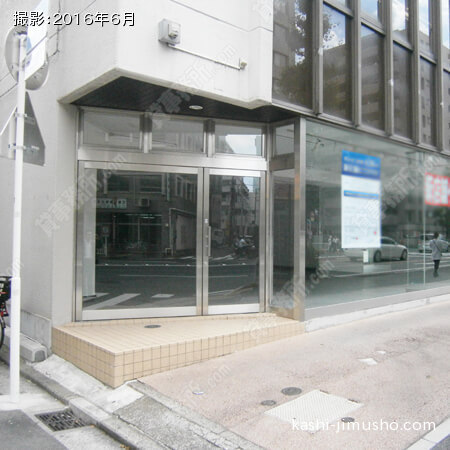 1階貸室前