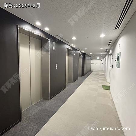 貸室階エレベーターホール