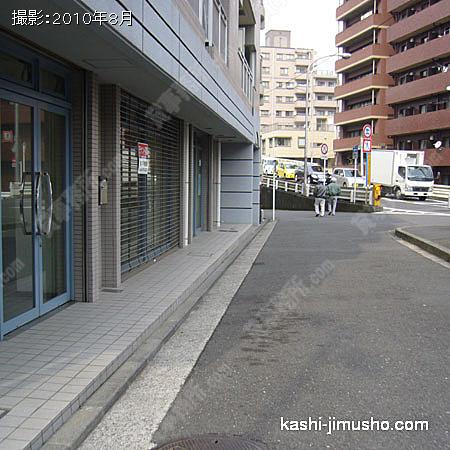 貸室前