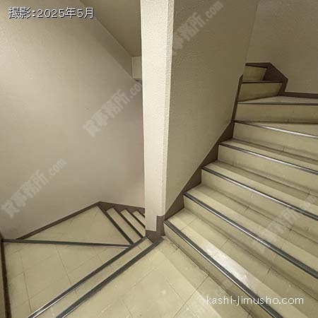 共用階段